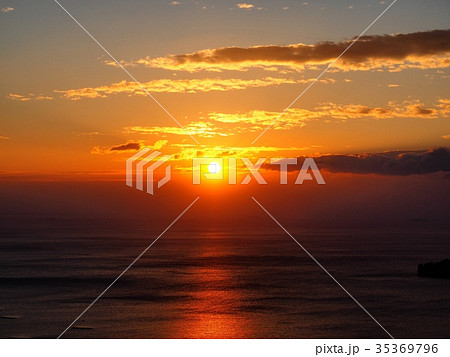 夜明け 日の出 朝日 播磨灘の夜明け 夜明け 日の出 朝日 播磨灘の夜明け 35369796