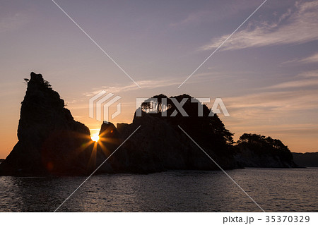 浄土ヶ浜　日の出　[岩手県宮古市] 35370329