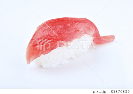 Tuna sushi - japanese food Tuna sushi - japanese food 35370339
