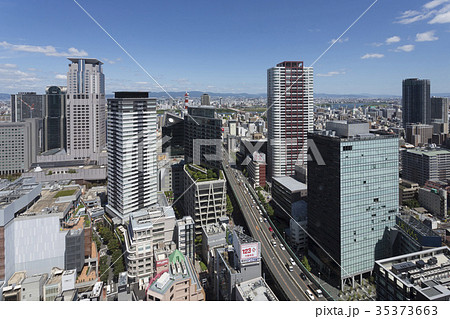 新御堂筋と茶屋町の高層ビル群 35373663