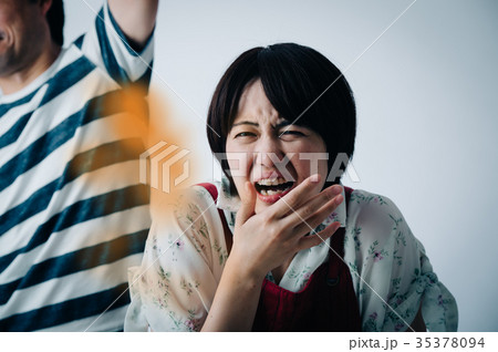 加齢臭　夫の体臭に悩む妻 35378094