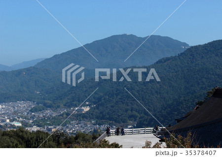 京都　将軍塚から見た比叡山 35378407