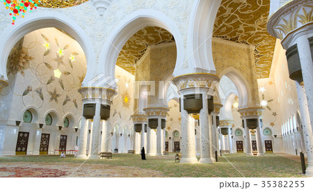 Inside Sheikh Zayed Mosque, Abu Dhabi, United Arab Inside Sheikh Zayed Mosque, Abu Dhabi, United Arab 35382255
