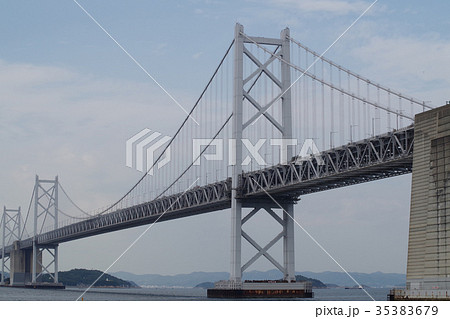 瀬戸大橋の主塔と橋桁 瀬戸大橋の主塔と橋桁 35383679