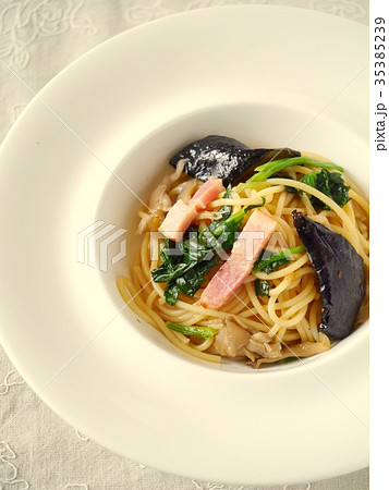 茄子ときのこの和風パスタ　（ハイアングル） 35385239