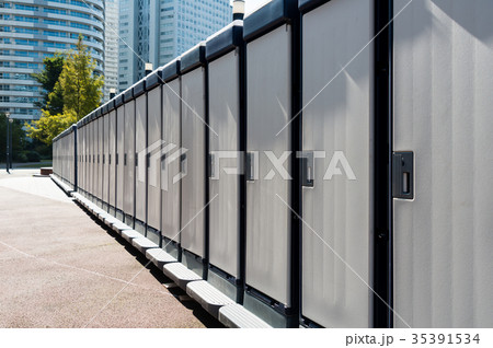 仮設トイレ 仮設トイレ 35391534