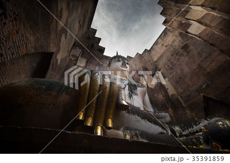 タイ国スコータイ遺跡の大仏 タイ国スコータイ遺跡の大仏 35391859