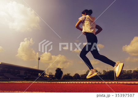 Beautiful girl is running for health. Beautiful girl is running for health. 35397507