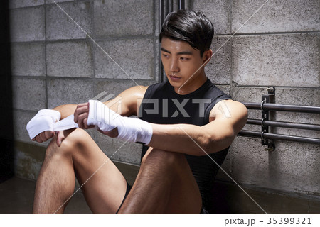 ボクシング ボクサー 若い男 35399321