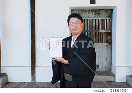 着物の男性、贈答品 着物の男性、贈答品 35399534