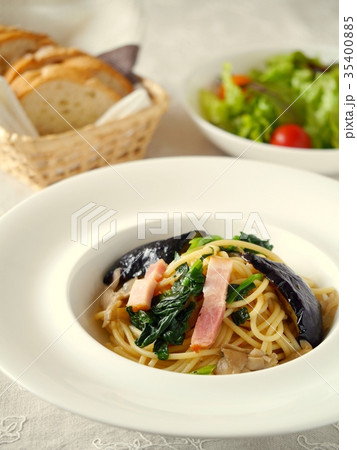 ナスとキノコのパスタ　ランチ画像　（縦位置） 35400885