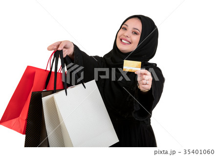 Happy of standing muslim woman with shopping bag 35401060