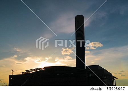 埼玉県川口市の朝日環境センターの夕景 35403067