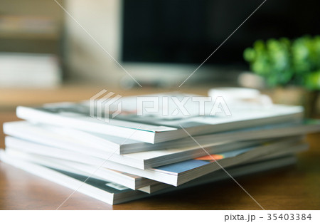 stacking magazine place on table stacking magazine place on table 35403384