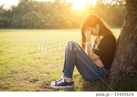 woman feel depression 35405629