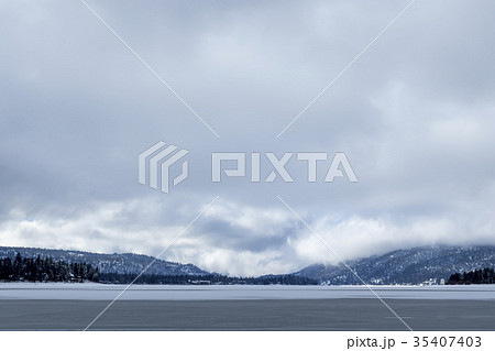 Flozen Lake, Climate Change at Southern California Flozen Lake, Climate Change at Southern California 35407403