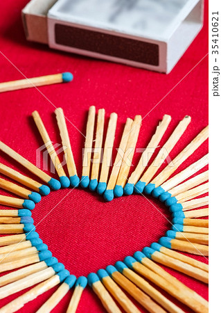 ブルーなハートに火をつけろ 35410621