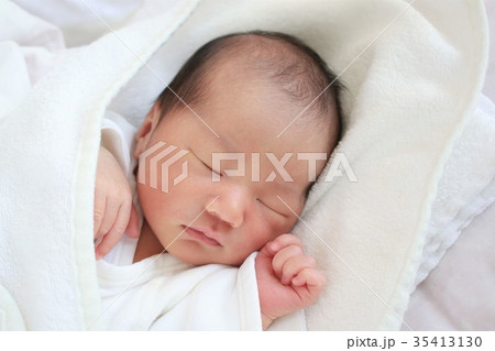新生児＊　生後5日目 35413130