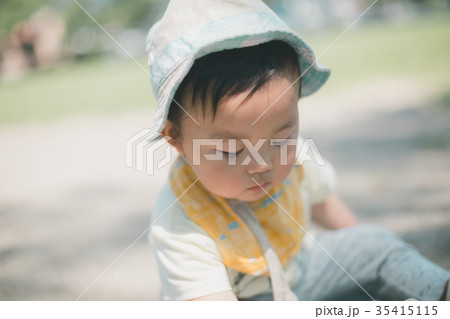 1 year old 35415115