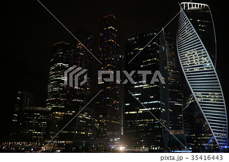 Business center with high skyscrapers Business center with high skyscrapers 35416443