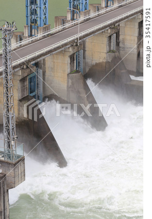 吉野川の池田ダム 吉野川の池田ダム 35417591