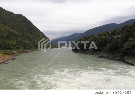 吉野川中流域(池田ダムより見る) 吉野川中流域(池田ダムより見る) 35417604