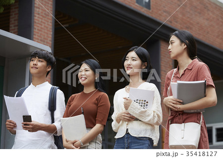 大学生 屋外 室外 35418127