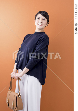 アラフォーの日本人女性 アラフォーの日本人女性 35419408