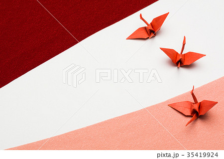 折り鶴　和柄イメージ 35419924