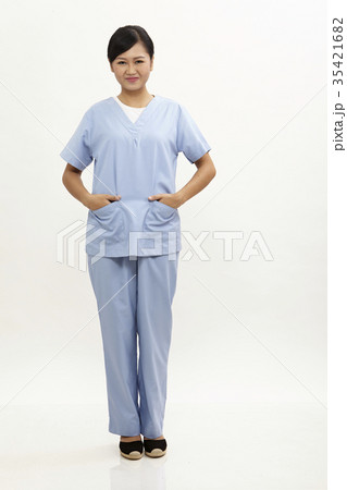 female nurse 35421682