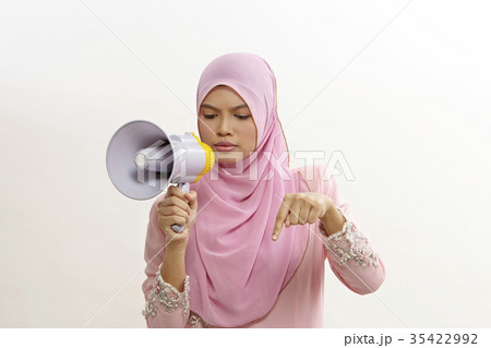 woman speaker woman speaker 35422992