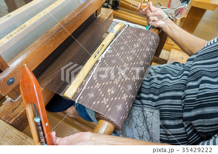 伝統工芸の久米島紬 伝統工芸の久米島紬 35429222