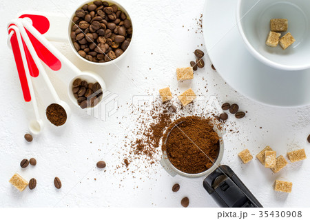 Ingredients for coffee: ground coffee in the horn 35430908
