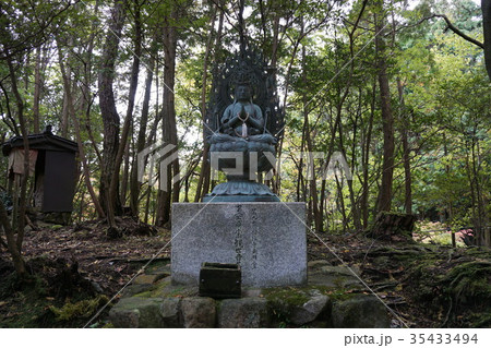 兵庫県　書写山　圓教寺　参道の仏像 35433494