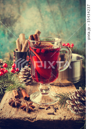 Hot mulled wine Hot mulled wine 35434237