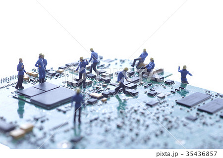 コンピューターと人間 35436857