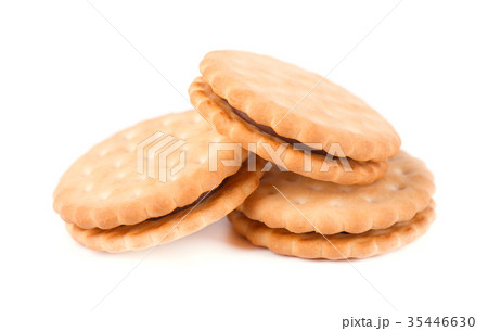 Sandwich biscuits, filled with chocolate 35446630