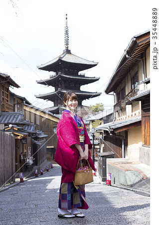 着物 女性 笑顔 ポートレート 着物 女性 笑顔 ポートレート 35448889