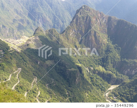 マチュピチュ遺跡とハイラムビンガムロード(ペルー) マチュピチュ遺跡とハイラムビンガムロード(ペルー) 35449296