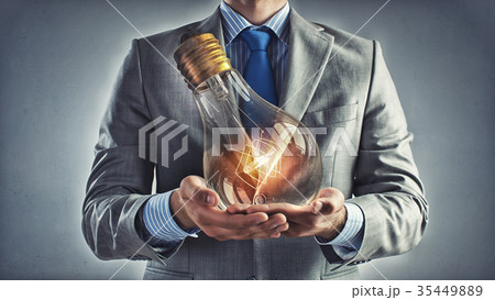 Bulb in hand 35449889