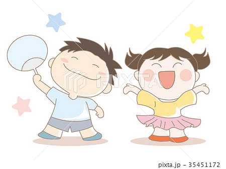 応援している男の子と女の子 応援している男の子と女の子 35451172