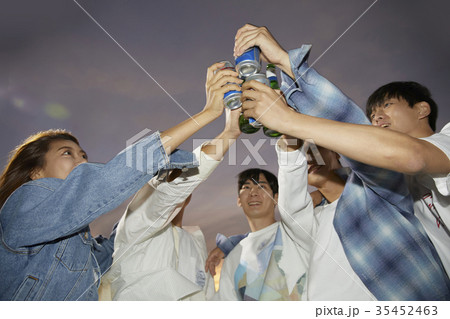 乾杯 屋外 室外 35452463