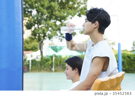 飲み 飲む スポーツ 35452563