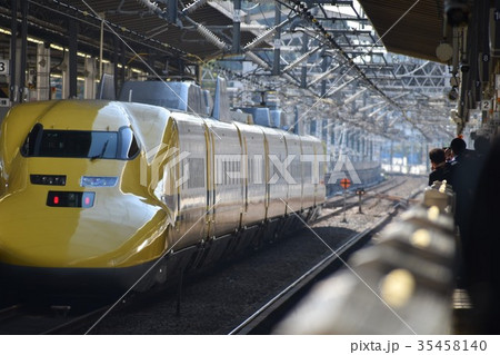 新横浜　新幹線ドクターイエロー 35458140