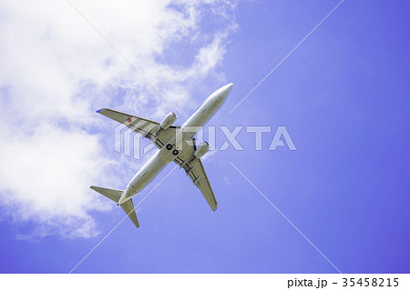 離陸した飛行機  ボーイング737-800 35458215