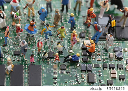 コンピューターと人間 35458846