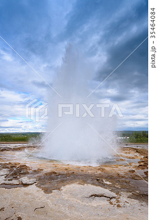 Strokkur Geysir eruption geothermal area, Iceland Strokkur Geysir eruption geothermal area, Iceland 35464084