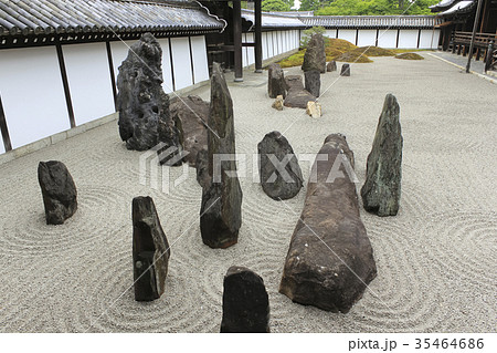 京都　東福寺方丈南庭 35464686