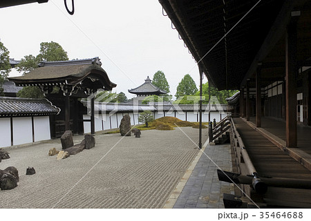 京都　東福寺方丈南庭 35464688