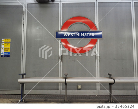 ウェストミンスター駅名標（イギリス・ロンドン） 35465324